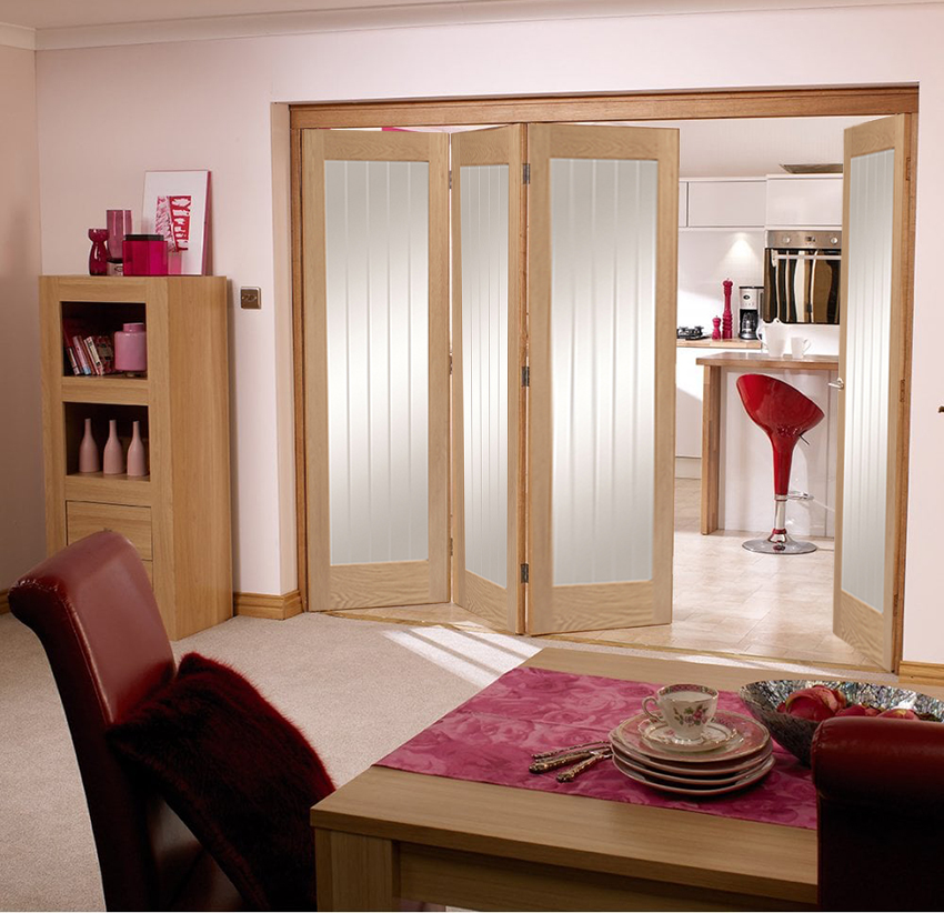 Roomfold Mexicano Pattern 10 (clear glass with etched lines) Oak Internal Folding Sliding Doors